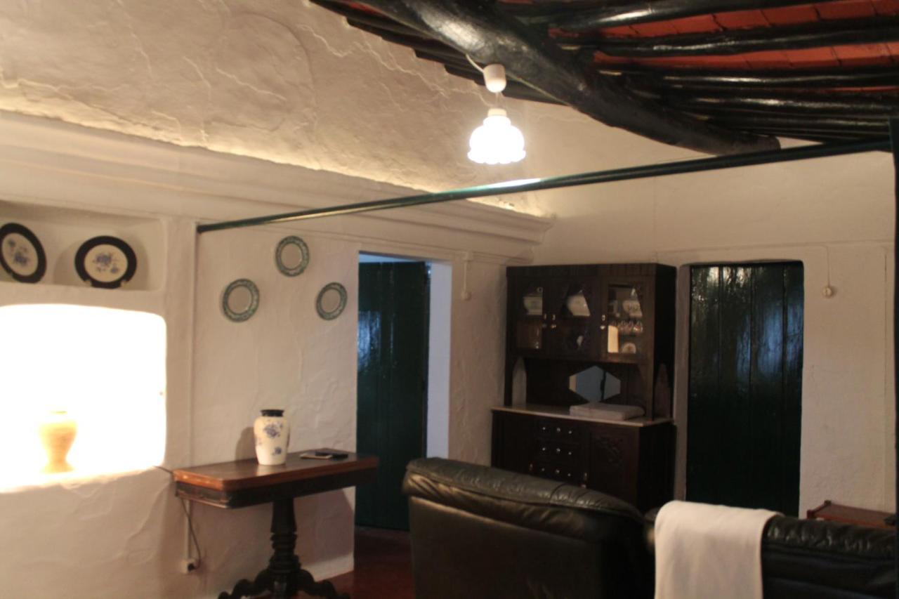 Casa Das Correias Evora Monte Bagian luar foto
